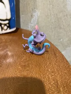 モンストの「恐竜王レチリード」の特大フィギュアです - メルカリ