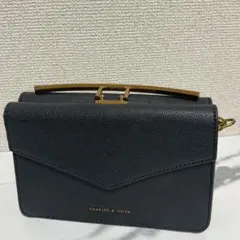 【即購入可】正規品 CHARLES & KEITH ブラックハンドバッグ