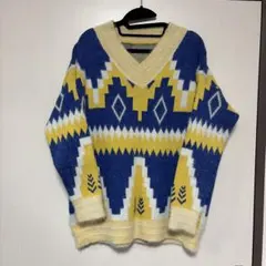 幾何学模様 Vネックニット