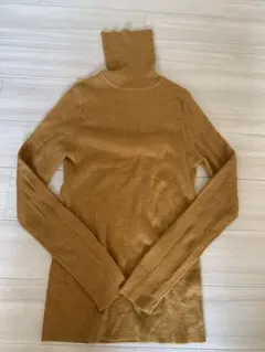 リブ編みタートルネックセーター マスタード
