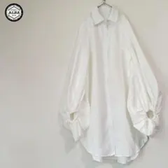 【美品】シャツ　ブラウス　バルーンスリーブ　オーバーサイズ　白　ホワイト　個性派のサムネイル