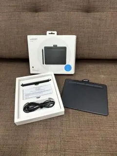 ⑧ Wacom Intuos Sサイズ（ブラック）ペンタブレット