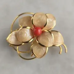 サンゴ　帯留　ブローチ　花　赤珊瑚　さ2　帯留め　アンティーク　エナメル　着物