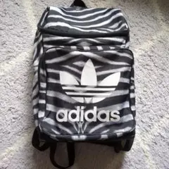 adidas ゼブラ柄リュック