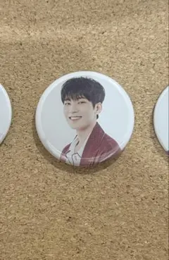 SEVENTEEN ウォヌ Cafe Seoul 缶バッジ SEVENTEEN ウォヌ 缶バッチ セブチカフェ 2020 - メルカリ