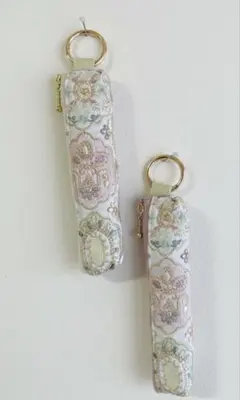 可愛いインド刺繍リボン　小ぶりな細身のポーチ(白いファスナー) ハンドメイド♪