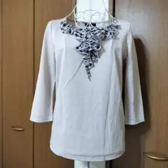 コムサイズムCOMME CA ISM Mサイズ フリルネック長袖カットソー