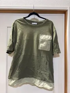 Bershka Tシャツ カーキ ポケット付き