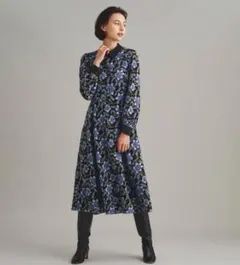 完売☆試着のみグレースコンチネンタル花柄長袖ワンピース　36サイズ 高級】【36】グレースコンチネンタル 総柄 立体フラワー刺繍