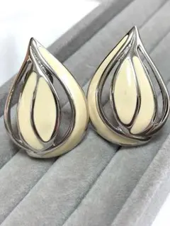 【MONET】アイボリー×シルバー ヴィンテージイヤリング