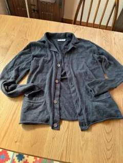 ベルギー製　Pyjama Knitwear 貝ボタンニット ウール100%　S