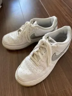 NIKE AIR FORCE 1 ホワイト シルバー スニーカーのサムネイル