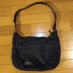 KELTY ケルティ　アーバンカーブショルダー　オールブラック　バッグ