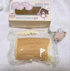 momoスクイーズ　ロールケーキ