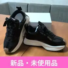 【未使用品】ヌーベルヴォーグ リュクスライン モードに魅せる 大人のスニーカーのサムネイル