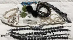 ネックレスとアクセサリー•19点まとめ売り