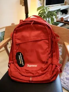 SUPREME まっ赤なバックパックのサムネイル