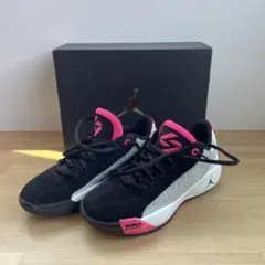 Item thumbnail for item 50609b27-00d7-4d36-a45b-09d134baf7f3