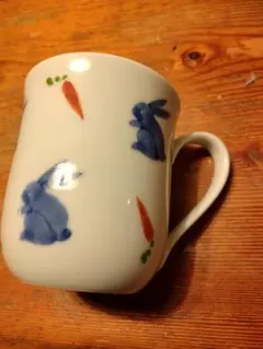 有田焼手描きうさぎと人参のマグカップ