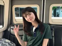 齋藤飛鳥さん着用　Julie Kegels グリーン モノグラム ポロシャツ