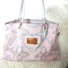 Item thumbnail for item 3b385811-bc1e-471d-bdea-8e67dac64c2c