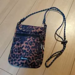 ヒョウ柄ショルダーバッグ