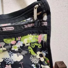 【美品】レスポートサック ショルダーバッグ 黒 花 ヘリコプター ジープ 良品