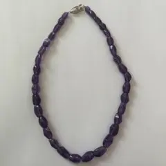 【更に値下げ】紫　水晶　天然石　ネックレス　金具にsilverと記載あり