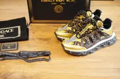 FENDI × VERSACE／フェンダーチェ／スニーカー／ゴールドのサムネイル