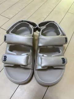 ベージュ ベルクロ スポーツサンダル