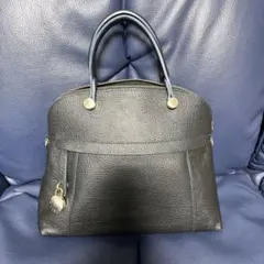 フルラ　パイパーMサイズ　ブラック