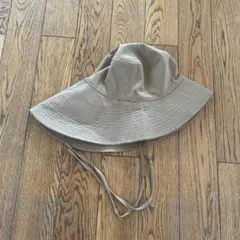 ベージュ バケットハット ストラップ付き