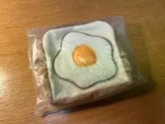 ジブリ　目玉焼きポーチ 天空の城ラピュタ（ノベルティ:ミラー付き）のサムネイル