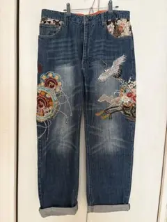 刺繍入りインディゴブルーデニムパンツ