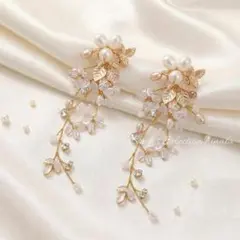 イヤリング 　大ぶり　ロング　結婚式 前撮　ブライダル　パール　フラワーゴールド