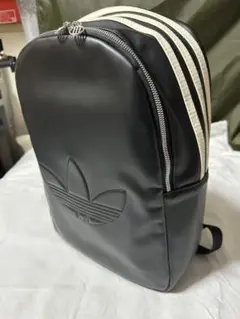 美品　adidas Originals バックパック ブラックのサムネイル