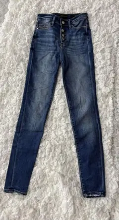 GUESS ハイウエスト スキニーデニム 24インチ