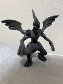 ポケモン　ゼクロム　フィギュア