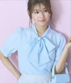 marun ビジュー付リボンタイブラウス