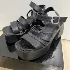 ENVYM クロコ柄　厚底サンダル