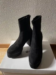 新品GRLブラックスエード風プラットフォームブーツ