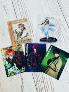 佐藤大樹さん　トレカ4枚、クリアチャーム　セット