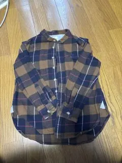 ブラウン系チェックの長袖シャツ