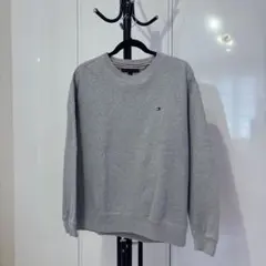 Tommy Hilfiger グレー トレーナー