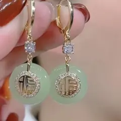 う*め様 翡翠製クリスタル付きフックピアス