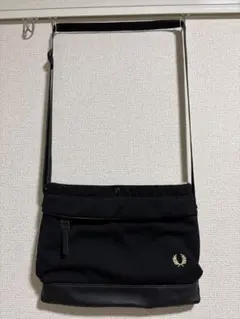 FRED PERRY ショルダーバッグ