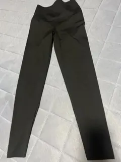 ヨガパンツ　黒　未使用　L