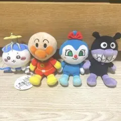 アンパンマン　ちいかわ　ぬいぐるみ　4体セット