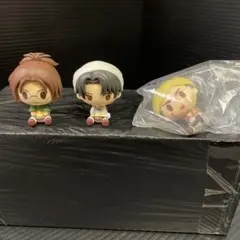 む*ん様 進撃の巨人　ちょこのっこ　リヴァイ　ハンジ　エルヴィン　3個セット