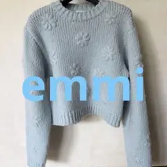 【emmi】フラワーモチーフ刺繍　水色セーターのサムネイル
